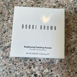 NWT Bobbi Brown Brightening Finishing Powder